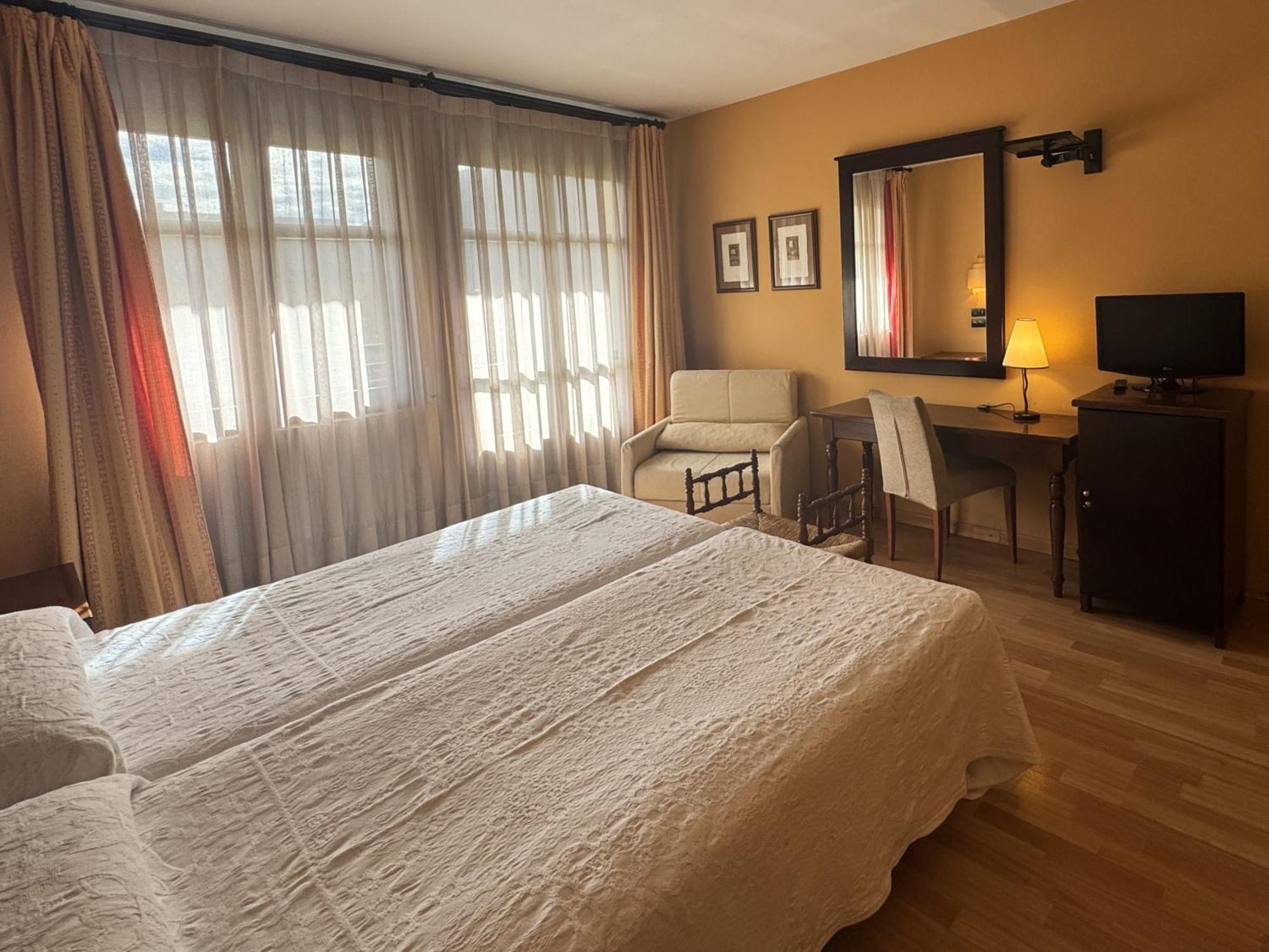 Hotel Cotiella 坎波 外观 照片