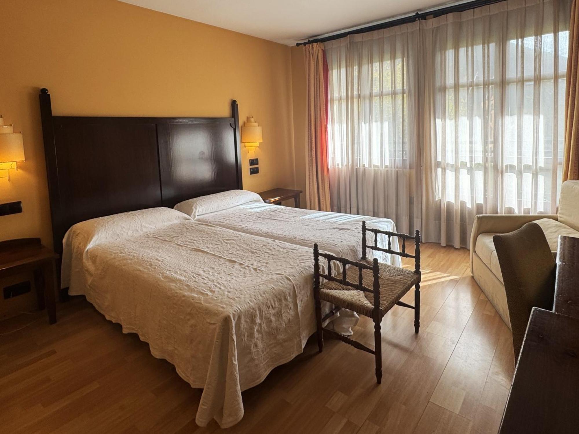 Hotel Cotiella 坎波 外观 照片
